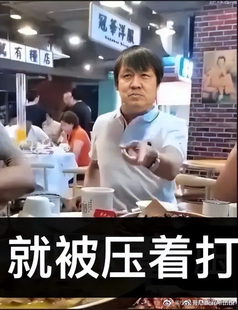 川口春奈扮演的OL北村志织从房间墙壁听到“一年后的将来在这里的人”的搭话，因而起头跟踪住在隔邻的平野进（高桥平生）。某天神秘声音突然消逝，两报酬探讨答案而配合步履，也起头被相互吸引……